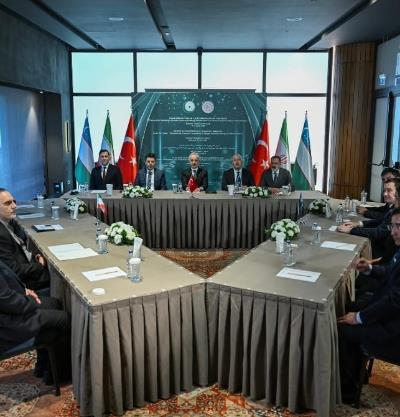 İran Türkiye ve Özbekistan ulaştırma bakanlarının ilk üçlü toplantısı İstanbul’da gerçekleştirildi.